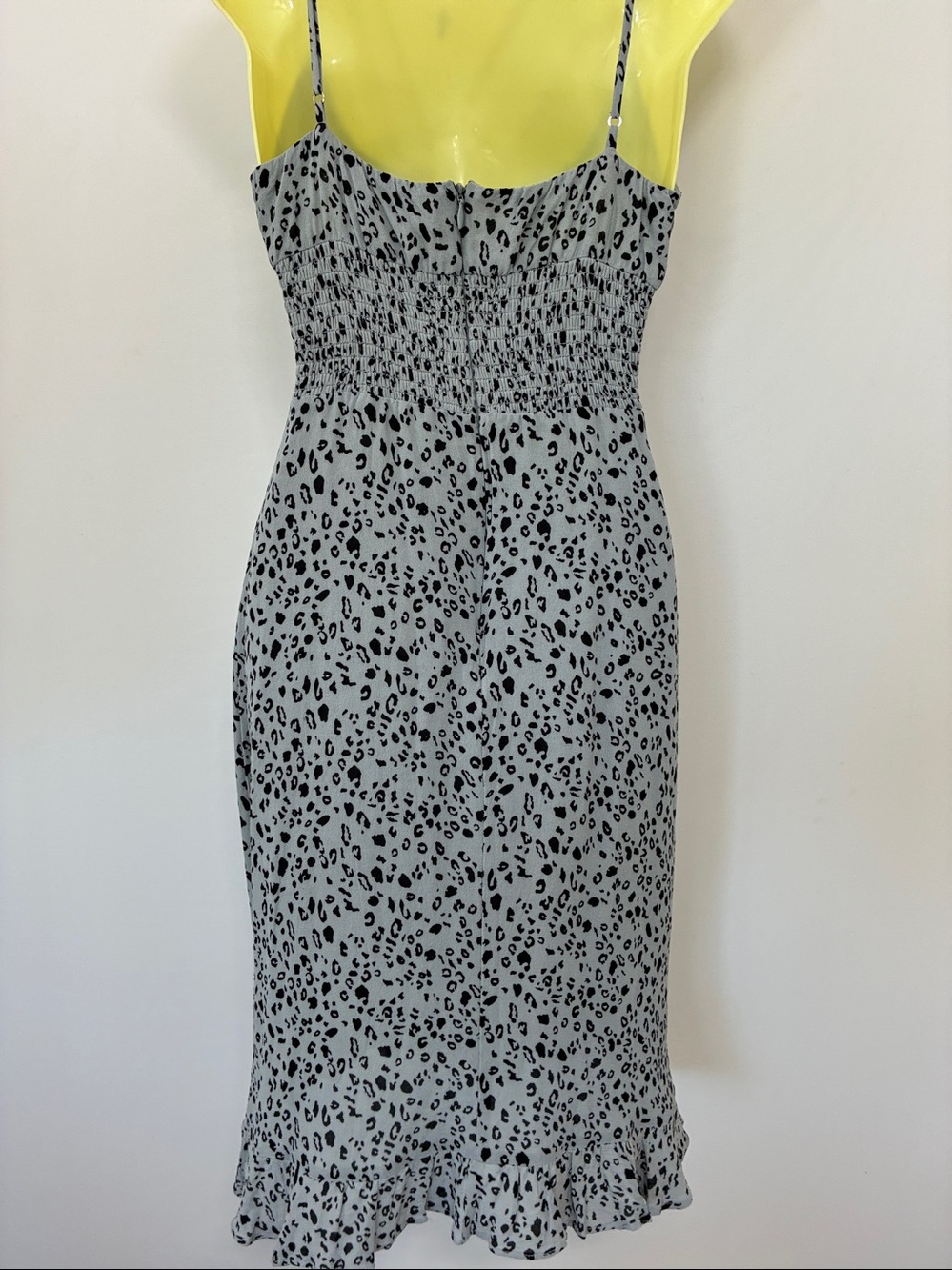 Reformation Dress Blue/Black  Leopard-Print Smocked Midi Dress Excellent 4 - Picture 6 of 8
